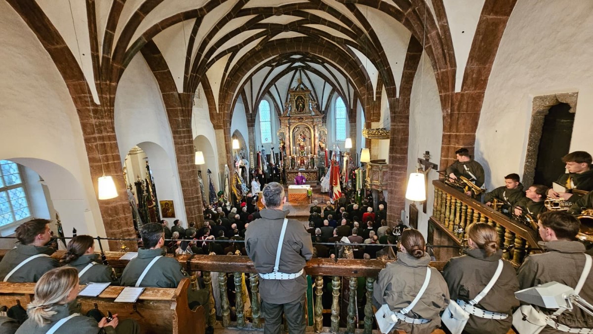 Militärmusik Salzburg in der Pfarrkirche Puch zur Anton Wallner Feier - Foto: TVB Puch - Lackner